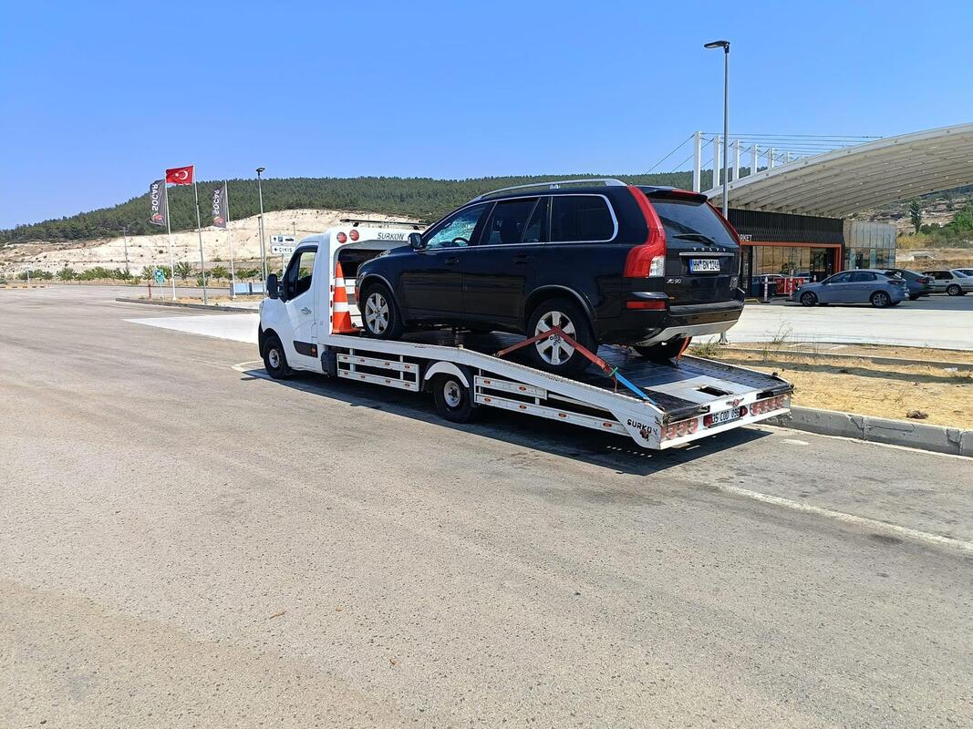 Foça Çekici - BMW Taşıma Gece